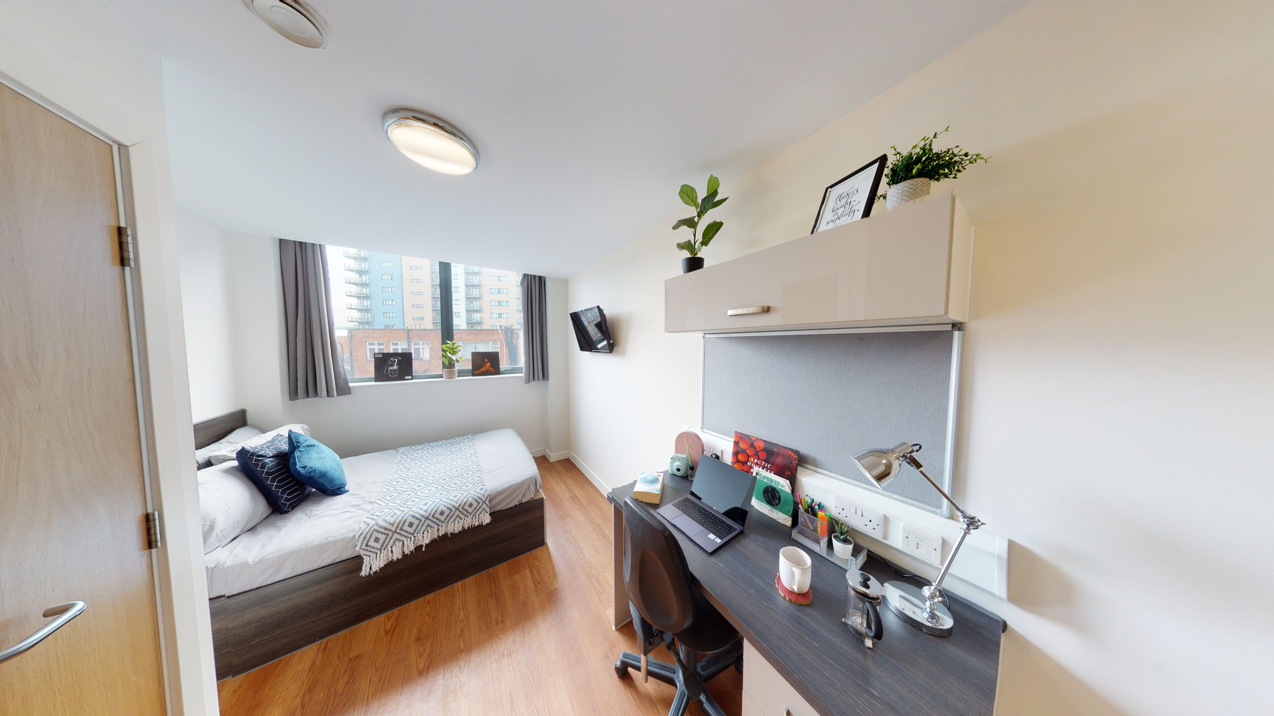 Premium-Studio-Burgess-08232022_162655
